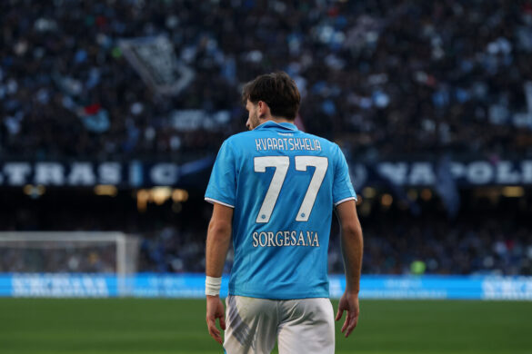 Il georgiano Kvaratskhelia lascia Napoli